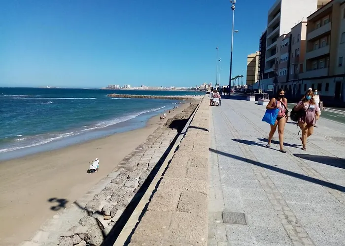 Paseo Maritimo De Cadiz